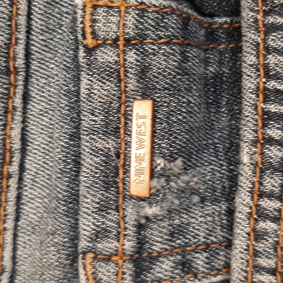 Nine West High-Rise Straight-Ankle Frayed Jeans (Size 6) - Picture 4 of 11